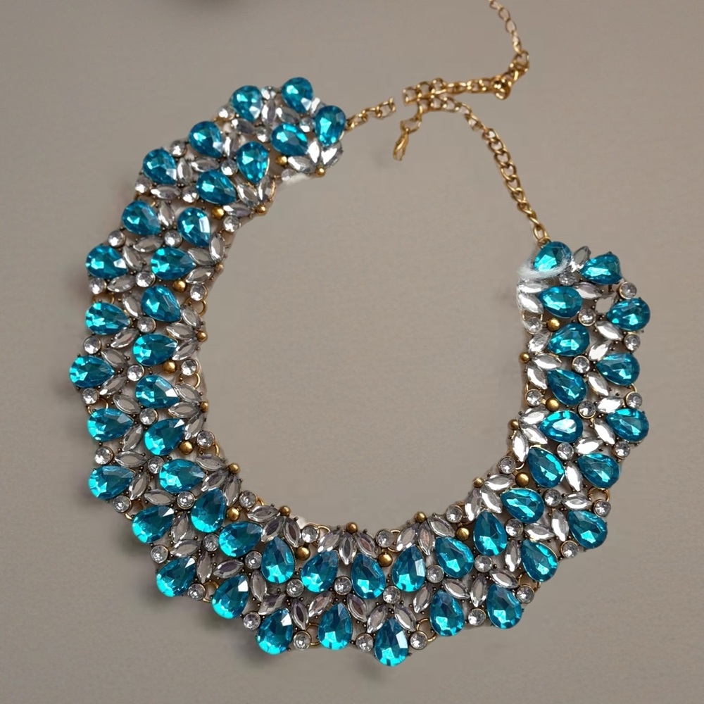 Elegant Blue and Gold Statement Necklace